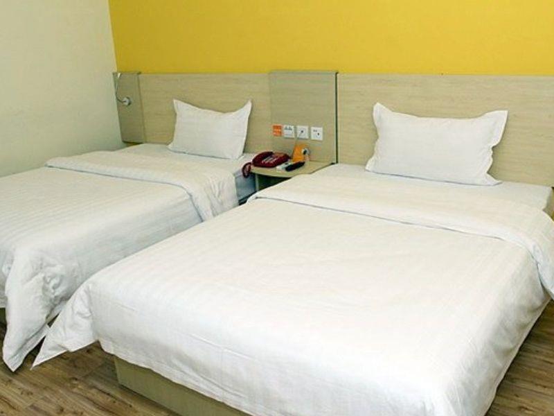 7 Days Inn Chengdu East Railway Station West Squar Εξωτερικό φωτογραφία